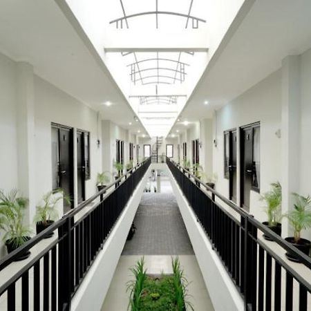 Dparagon Upn Maguwo Exterior foto