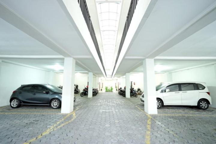 Dparagon Upn Maguwo Exterior foto