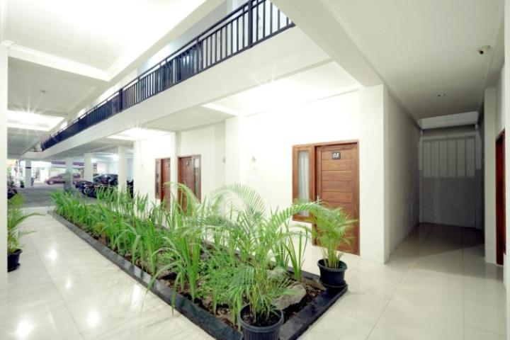 Dparagon Upn Maguwo Exterior foto